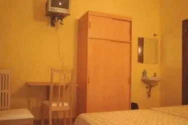 Отель Hostal Tuset Барселона